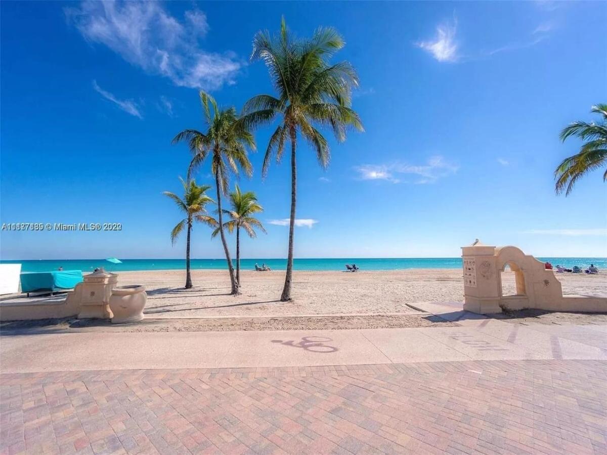 Free Parking, Bay View, Pool, Step To Beach ハリウッド エクステリア 写真